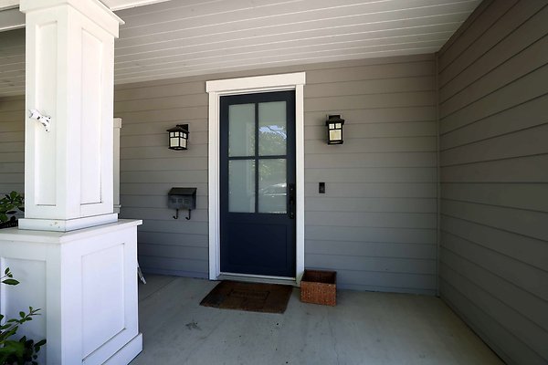 166B Front Door 0128