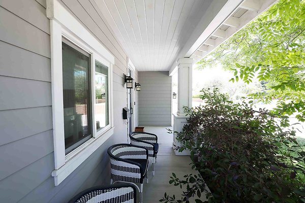 166B Front Porch 0131