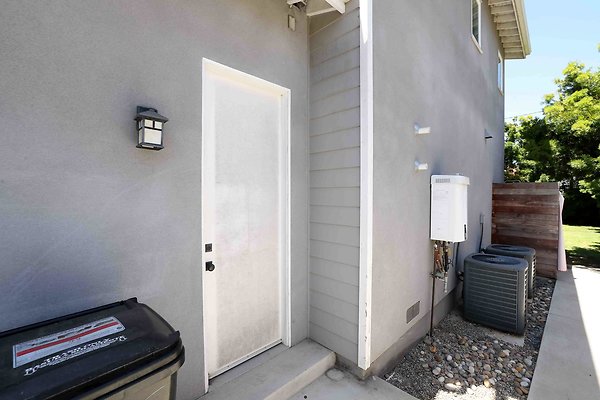 166B RS Garage Door 0080