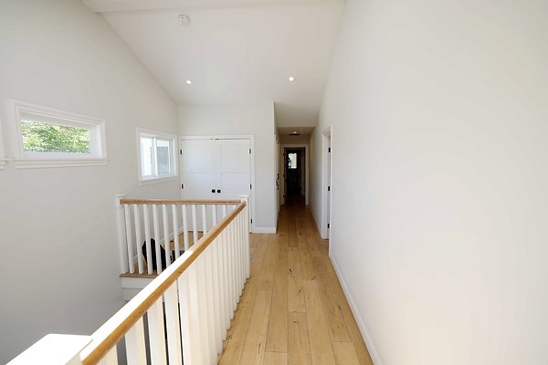 166B 2nd Floor Hallway 0087
