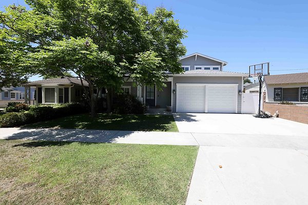 166B Front Ext 0123
