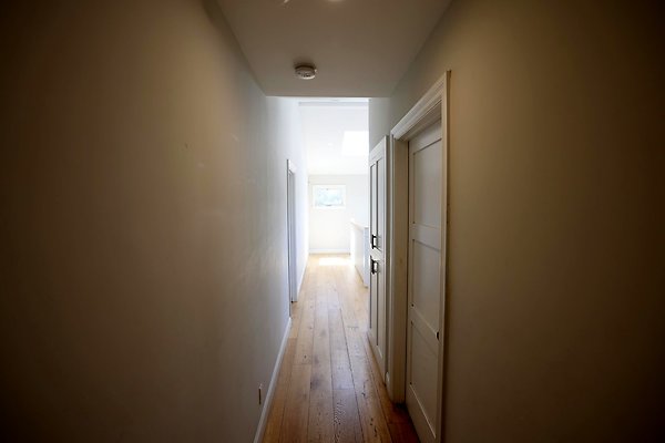 166B 2nd Floor Hallway 0088