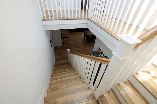 166B Staircase 0085