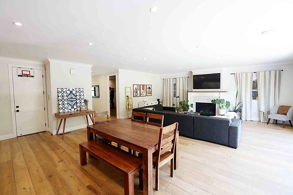 166B Dining Room 0028