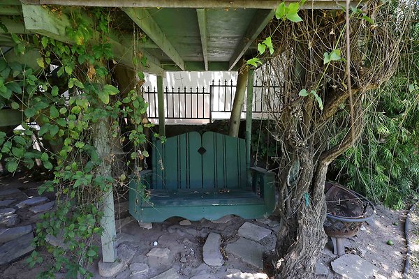 166B Backyard Tree House 0066