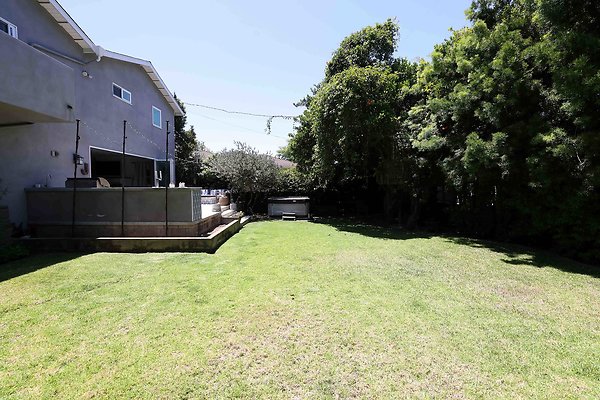166B Backyard 0074