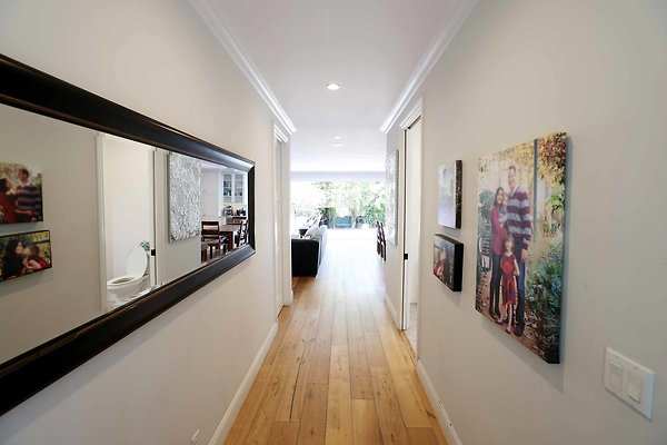 166B Front Entry Hallway 0011