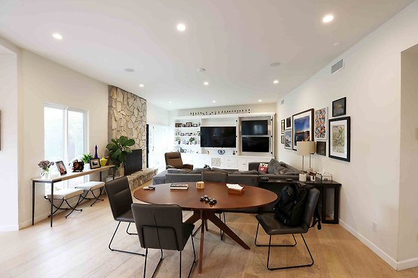 335A Breakfast Area &amp; Family Room 0032