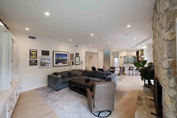 335A Family Room 0039