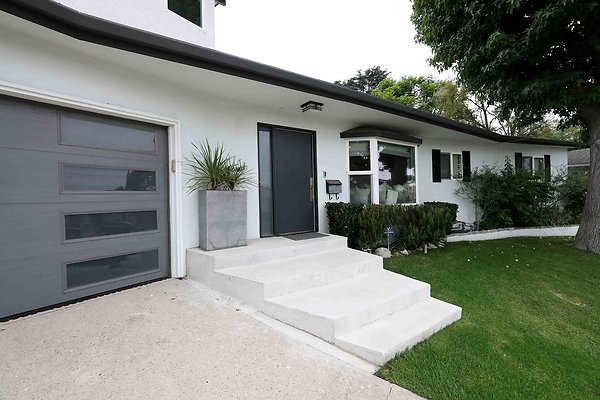335A Front Door 0114