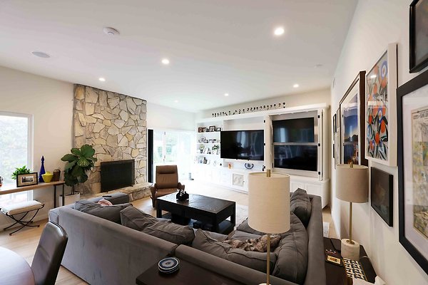 335A Family Room 0036