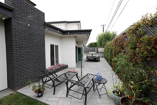 335A Backyard Patio 0085