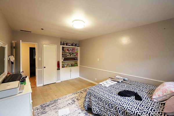 335A Bedroom1 0029