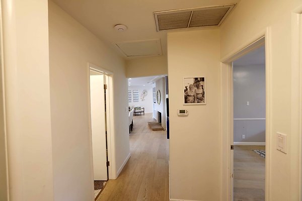 335A Bedroom Hallway 0014