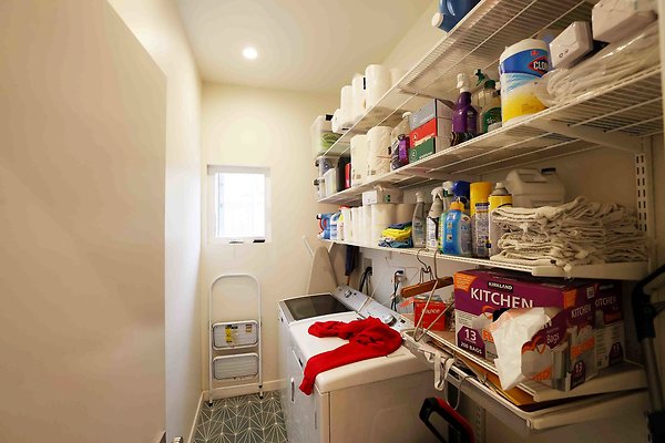 335A Laundry Room 0062
