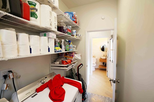 335A Laundry Room 0063