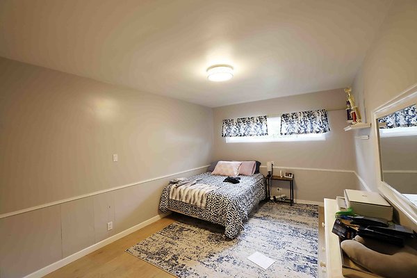 335A Bedroom1 0027