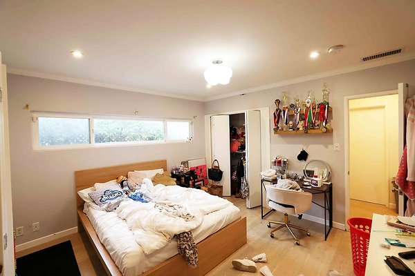335A Bedroom2 0023
