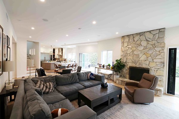 335A Family Room 0041