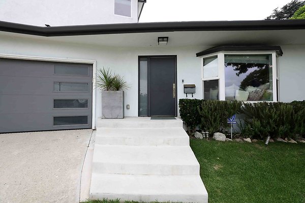 335A Front Door 0115