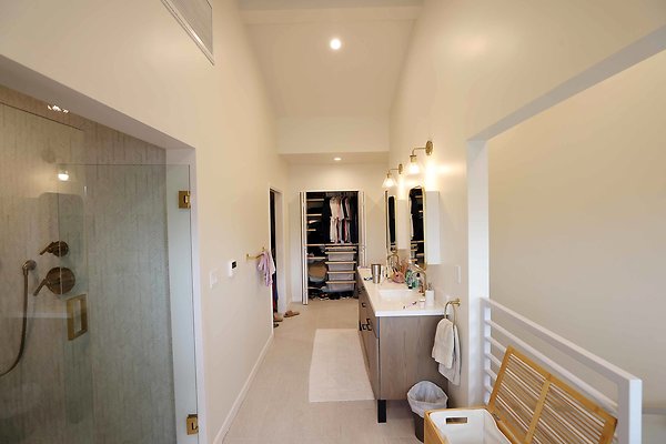 335A Master Bathroom 0098
