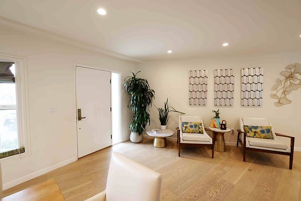 335A Front Entry 0011