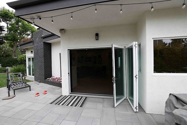 335A Backyard Patio 0083