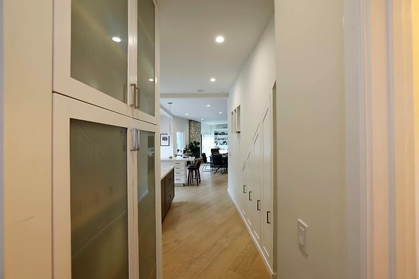 335A Kitchen Hallway 0061