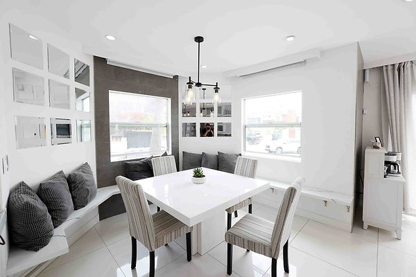 475C Breakfast Nook 0057