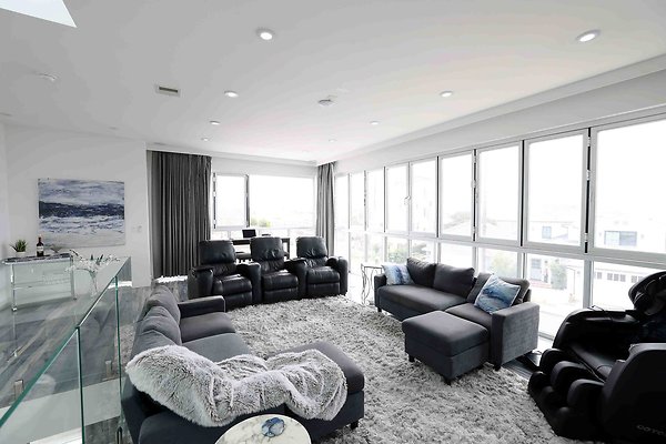 475C Media Room 0109
