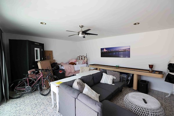 475C Pool House 0189