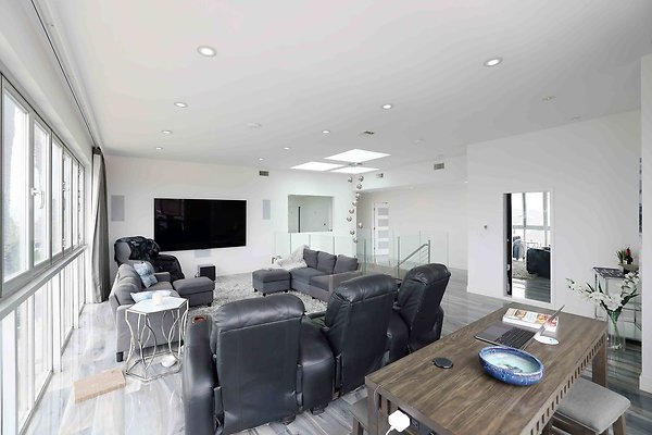 475C Media Room 0105