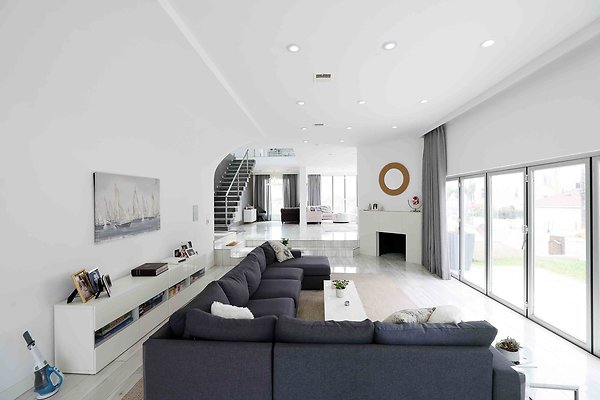 475C Family Room 0047