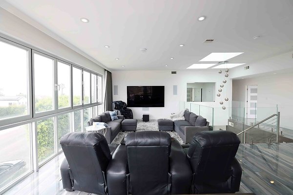 475C Media Room 0104