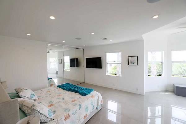 475C 2nd Floor Master Bedroom 0140