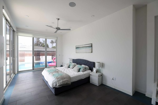 475C Master Bedroom 0079