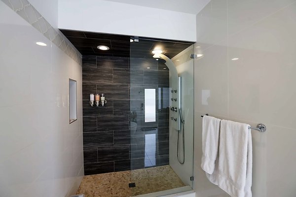 475C Master Bedroom Bathroom 0089