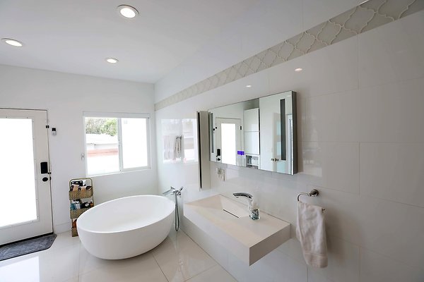 475C Master Bedroom Bathroom 0090