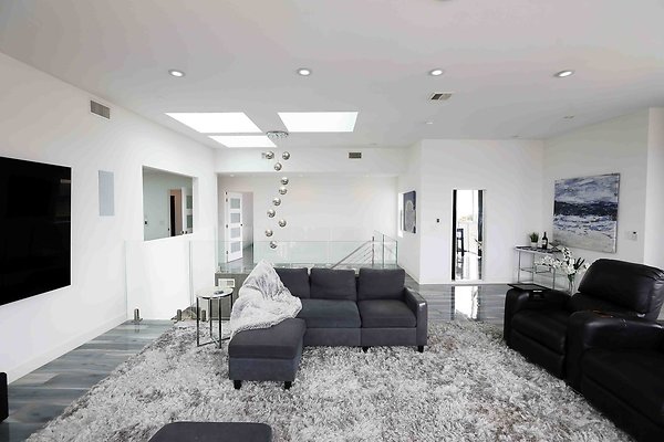 475C Media Room 0106