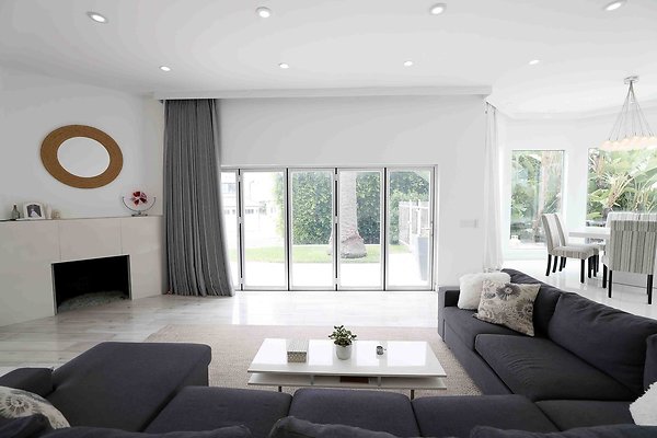 475C Family Room 0049