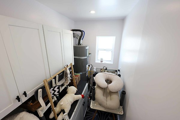 390A Laundry Room 0090 390A Laundry Room 0090