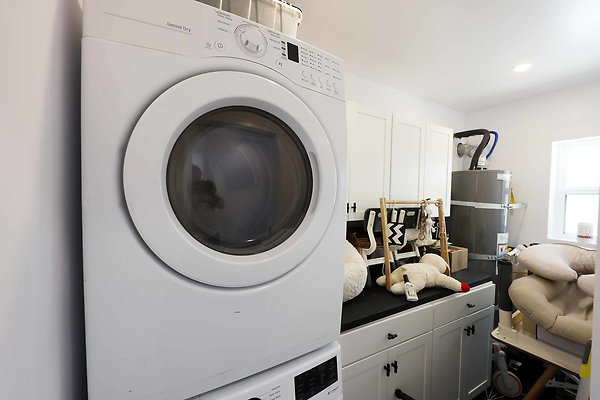 390A Laundry Room 0089 390A Laundry Room 0089