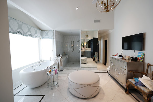 Master Bedroom Bathroom 0155