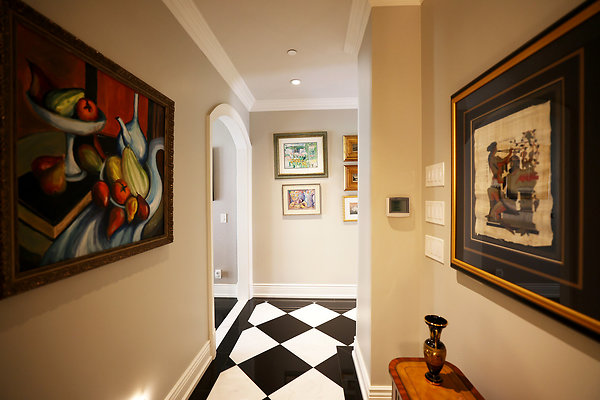 1st Fl Hallway4 0075