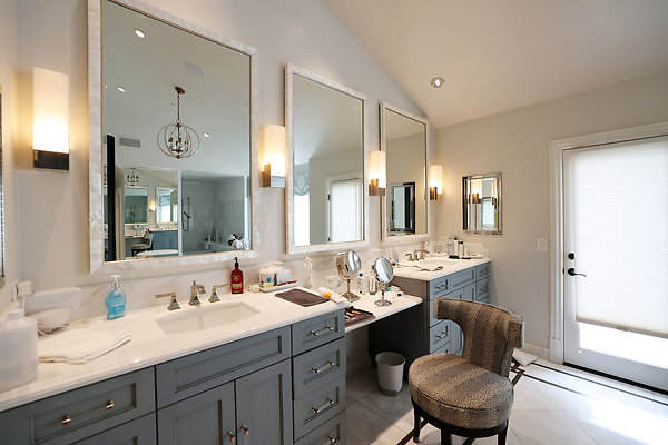 Master Bedroom Bathroom 0152