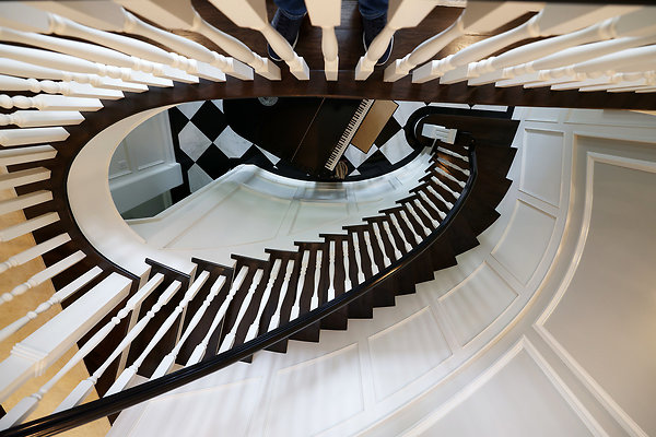 Front Staircase 0140