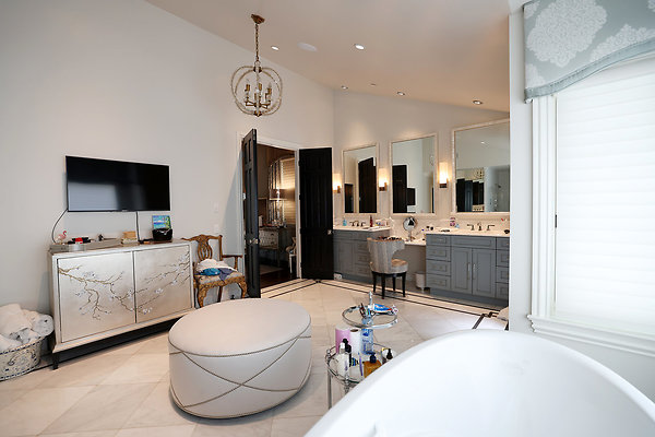 Master Bedroom Bathroom 0157