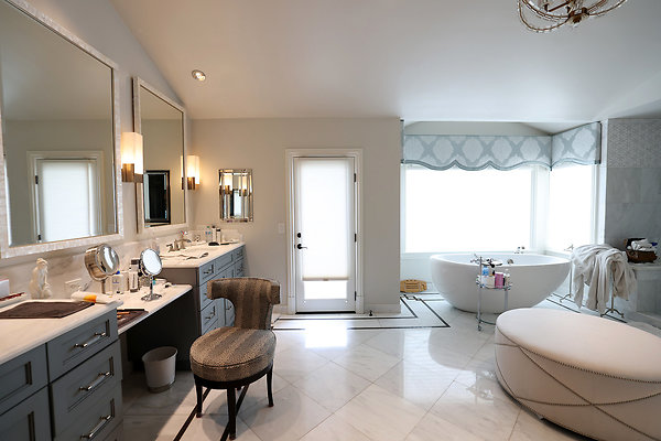 Master Bedroom Bathroom 0151