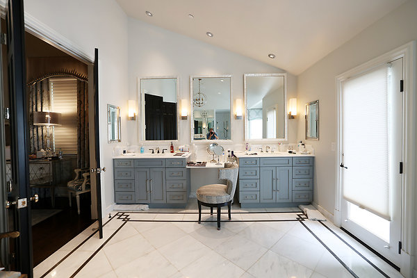 Master Bedroom Bathroom 0153