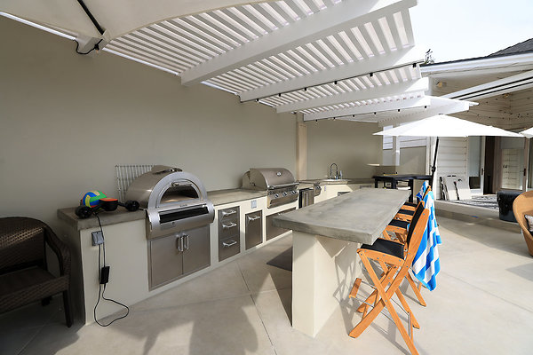 Pool Deck Kitchen 0249